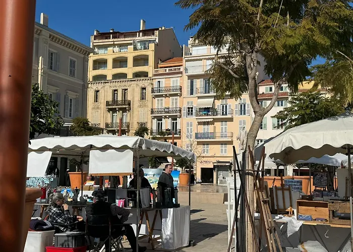 Seaside Festival Apartment