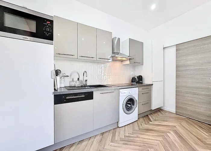 Seaside Festival Apartment